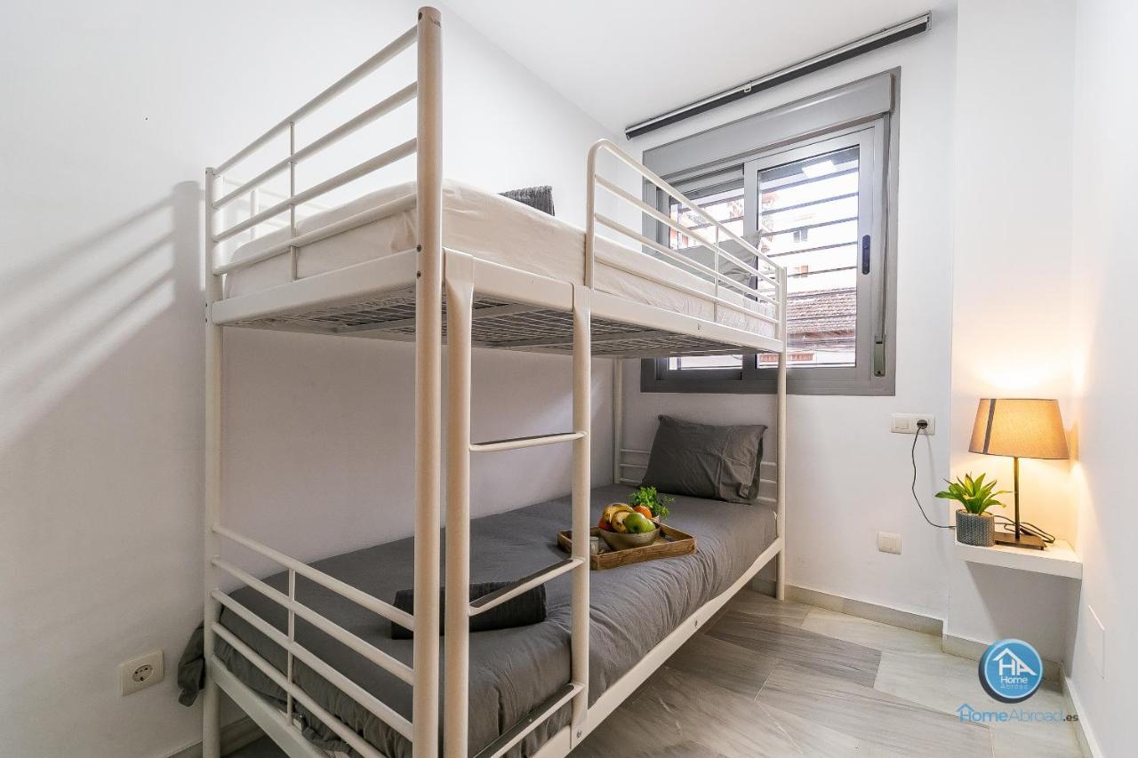 Apartamento Boutique - Carlos Haya Area With Parking