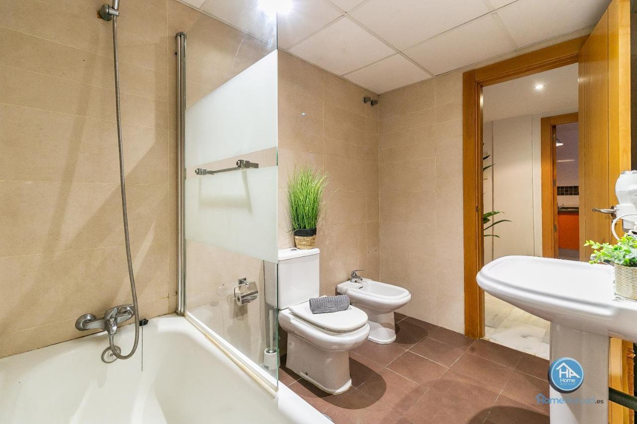 Apartamento Boutique - Carlos Haya Area With Parking *